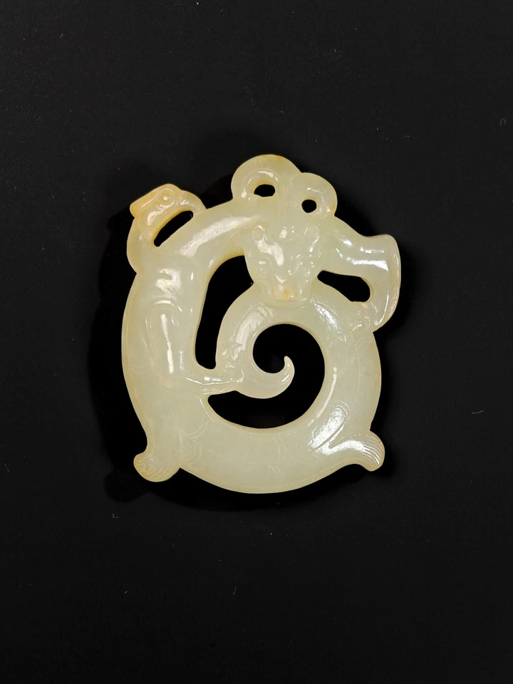 Colgante de jade chino dragón en espiral de jade de la dinastía Han 206 a.C.-220 d.C. Foto 1 de 4