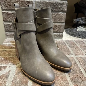 Korks By Kork-Ease Shyla Ankle Boots Block Heel New Size 9.5 Taupe - Picture 1 of 24