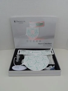 Omnilux Contour Neck & Decollete Lines Wrinkles Natural Red Light Therapy Device - Foto 1 di 9
