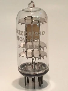 COLLECTORS RADIO QUARTZ CRYSTAL 10X/ZEA/210 210KHz GLASS OBJET D'ART ! fbb19c2 - Picture 1 of 3