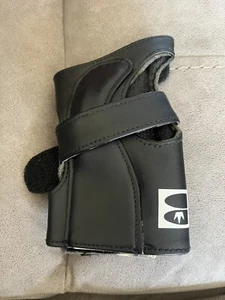 Brunswick Wrist Bowling Support Glove - Picture 1 of 2