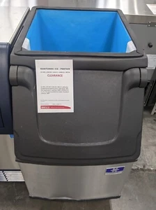 Manitowoc D320 Ice Bin, 22 in. W x 34 in. D x 38 in. H - Picture 1 of 3
