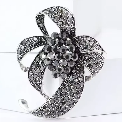 Broche prendedor flor estrás negro brillante estilo vintage joyería plata regalo Foto 1 de 4