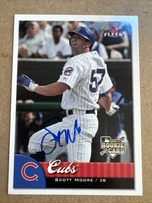 SCOTT MOORE 2007 FLEER #10 AUTOGRAPHED Signed AUTO Card CHICAGO CUBS - Image 1 of 2