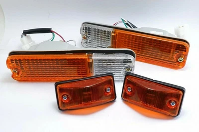 TURN SIGNAL LAMP ASSY DAIHATSU F70 ROCKY FEROZA FOURTRAK - FRONT BUMPER AND SIDE - Image 1 of 4