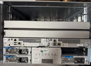 Cisco Nexus 9504 N9K-C9504 / 4x N9K-C9504-FM / 3x N9K-PAC-3000W-B / 2x N9K-SUP-A - Picture 1 of 3