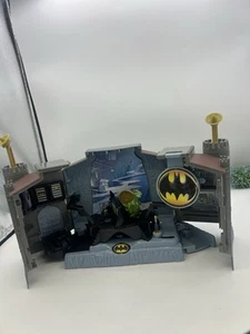 2003 Hot Wheels DC Comics Micro Batman Wayne Manor Batcave Mansion - Bild 1 von 13