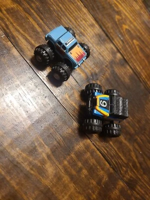 Lote de 2 Micro Máquinas Galoob Todoterreno, Monster Trucks, Jeep 4x4, Años 80 Foto 1 de 3
