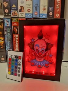 Payasos asesinos del espacio exterior USB LED 3D marco de luz regalo de Navidad retro lámpara de película - Imagen 1 de 5