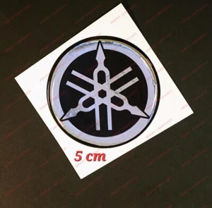 Wappen Logo Decal YAMAHA, Resin Aufkleber, 3D Effekt Farbe: Schwarz Durchmesser 5cm - Bild 1 von 2