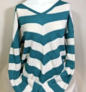 Suéter Maurices Para Mujer Talla 2X Verde Blanco Rayas Cuello en V Plus Manga Larga Usado en Excelente Condición - Imagen 1 de 5