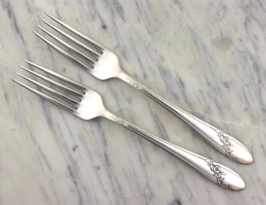 Oneida Community Tudor Plate - QUEEN BESS II, 1946 - Dinner Forks, Set of 2 - Picture 1 of 2