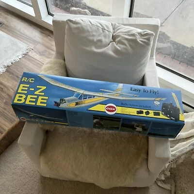 Rare 1987 Version Cox R/C E-Z Bee Model 90471 Flying Plane ✈️ - Image 1 of 4