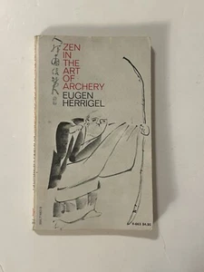VINTAGE PB 1971 Zen in the Art of Archery Eugen Herrigel Japanese Zen Free Ship - Picture 1 of 4