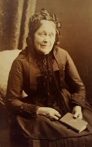 Vintage Antique CDV Photograph Old Woman Paisley Studio History Picture - Picture 1 of 3