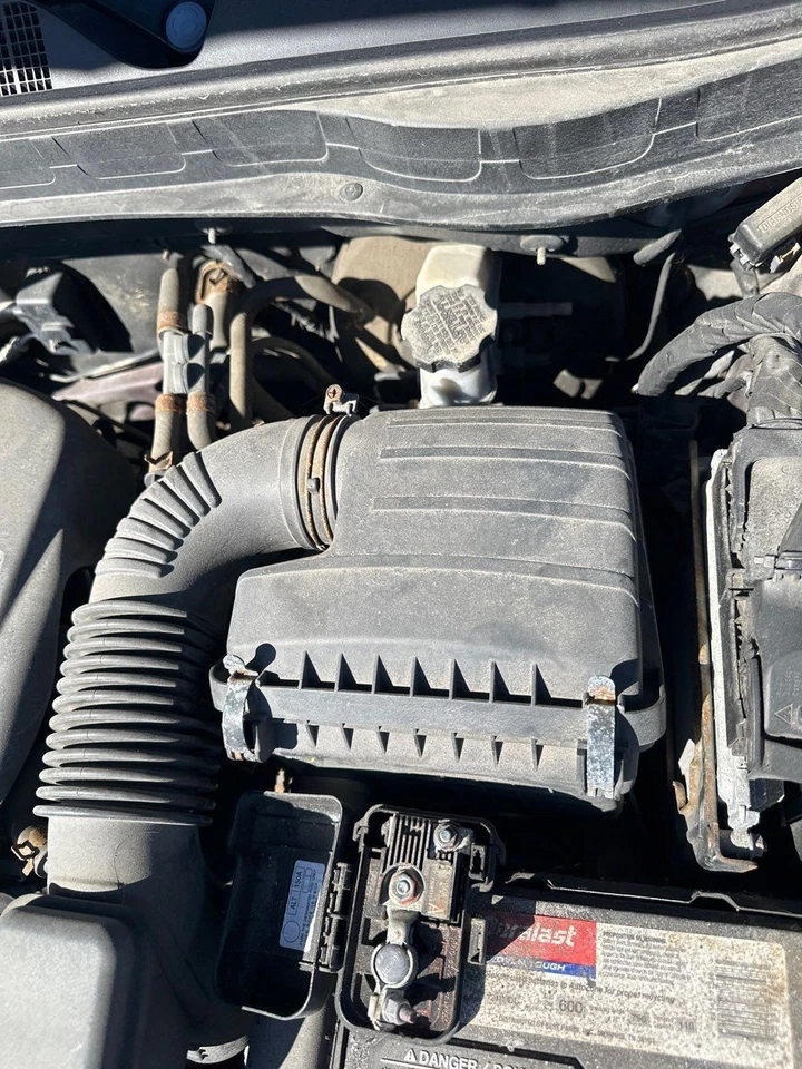 Conjunto de filtro de aire usado se adapta a: Kia Optima 2013 2,4 L VIN C octavo dígito California Foto 1 de 4