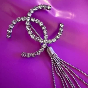 CHANEL Silver Crystal Logo belt slide w Chains 1980s vintage collectible - Picture 1 of 11