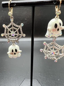Betsey Johnson Halloween Mismatch Ghost Spider Web Crystal Earrings Glowing - Picture 1 of 5