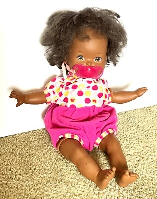 Muñeca bebé interactiva afroamericana Little Mommy Laugh and Love de Mattel Foto 1 de 4