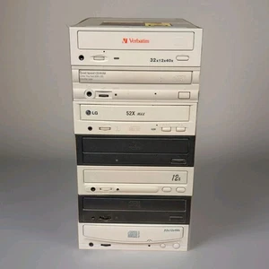 Posten 7 CD-ROM Laufwerke beige schwarz IDE PATA 5,25" - für *TEILE/REPARATUR* - Bild 1 von 11