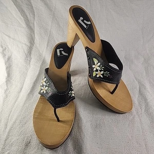 Shoes Report Hulala Wooden Platform Sole and Heel And Floral Design Sandals Sz 9 - Picture 1 of 8