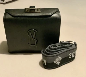 Steve Madden Umhängetasche mit breitem Gurt schwarz *neuwertig* - Bild 1 von 4