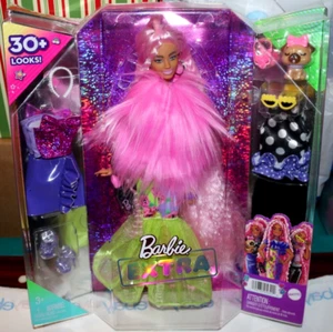 NIB 2021 BARBIE EXTRA 30+ LOOKS DOLL LONG PINK HAIR -COAT TURNS 2 SKIRT- PET DOG - Bild 1 von 21