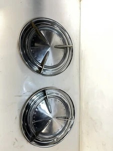 1960 Pontiac Catalina Bonniville Safari Spinner Hubcaps 2 Nice Oem Convertible - Picture 1 of 24