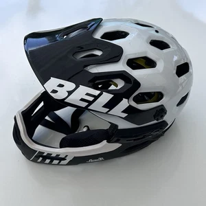 BELL Motorcycle Helmet Super 2R MIPS Size Medium Complete In Box MSRP $220 - Picture 1 of 8