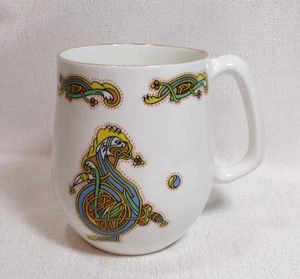 Royal Tara Ireland Fine Bone China BOOK OF KELLS 1 Buchstabe D Becher GC - Bild 1 von 12