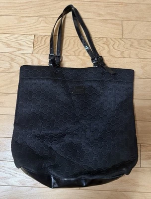 Bolsa tote Michael Kors jet set monograma acolchoada grande preta placa logotipo herança - Imagem 1 de 4