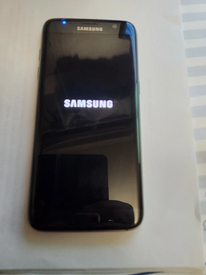 Samsung Galaxy S7 Edge Con Alimentatore  - Immagine 1 di 4