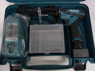 Makita DF030DWX Driver Drill 10.8V 1.3Ah with 2 Batteries & Charger in Case New - Image 1 of 4