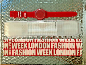 SWATCH  New Gent SPECIAL  SUOZ 131s RED by Uma Wang only XXX/777pcs NEW RARE - Foto 1 di 6