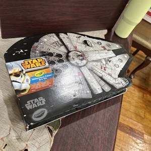 Neu Neu Star Wars Millennium Falcon Art Kit Case Crayola 75 Stück Set Neu in Verpackung 5+ - Bild 1 von 6