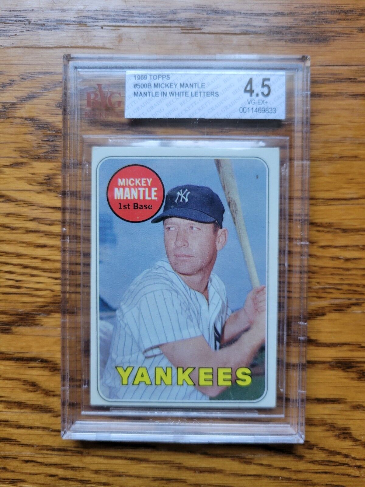 1969 Topps Mickey Mantle Yankees Card #500 HOF. BVG 4.5 - Rare White Letters 