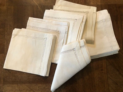 10 SERVIETTES DE TABLE EN COTON AVEC JOURS AU CROCHET ( 51 cm x49 cm) - Photo 1/4