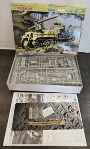 UNUSED DRAGON Sd.Kfz.2 Kettenkrad LATE PROD PAK 36 w/ CREW MODEL KIT 1:35 GERMAN - Bild 1 von 6