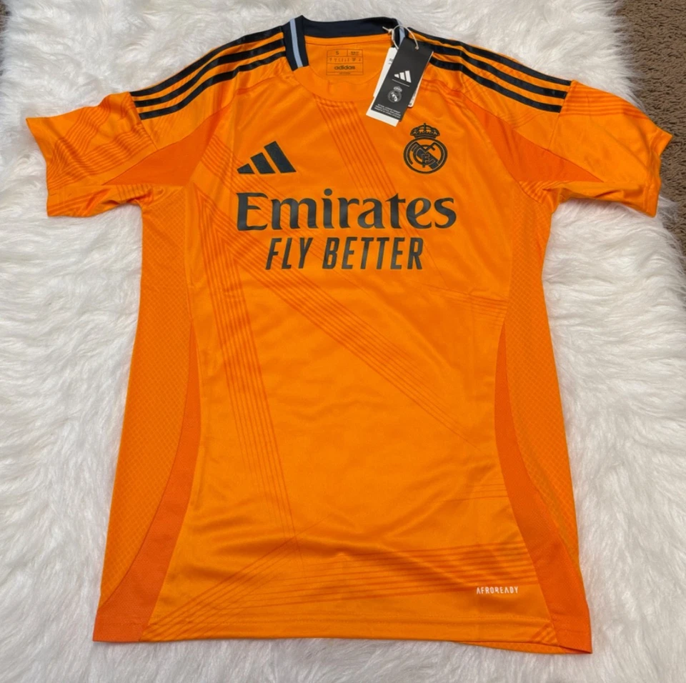 Camiseta de fútbol Adidas Real Madrid visitante 24/25 para hombre talla mediana IU5013 Foto 1 de 4