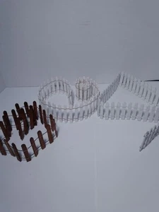 White Picket Fence for Miniture Christmas Village Department 56 - Picture 1 of 4