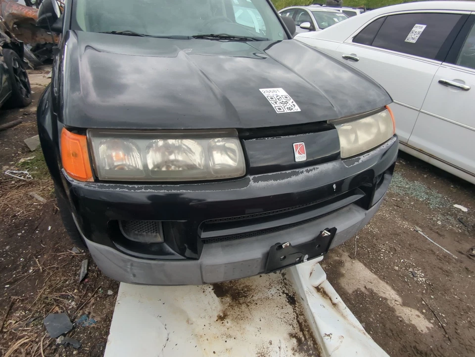 2002-2005 Saturn Vue Front Bumper Grille CZ0RG - Image 1 of 3