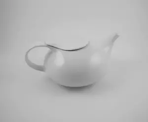 Tetera en cuclillas Kahla Alemania porcelana blanca modernista Aladdin Genie - Imagen 1 de 11