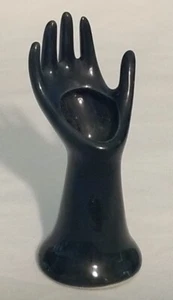 Miniatur schwarz glänzend Hand Vase 3" hoch x 1,25" Sockel - Bild 1 von 8