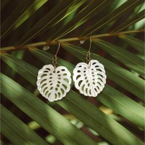 Damen Ohrringe Gold vergoldet Perlmutt Weiss 24Karat Glücksbringer Blatt O6249DS - Bild 1 von 5