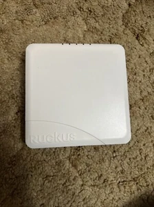 Ruckus Zoneflex R500 Dualband Wireless Access Point - Picture 1 of 2