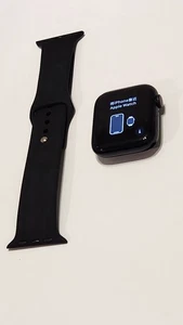 Apple Watch SE GPS + Cellular (2ème génération) aluminium 44 mm (noir) débloqué - Photo 1 sur 4