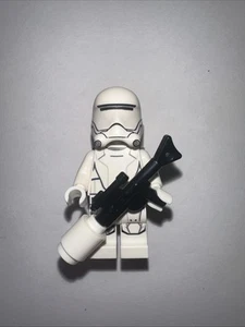 LEGO Star Wars First Order Flametrooper SW0666 Minifigure - Picture 1 of 3