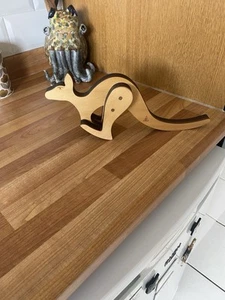 Lovely Wooden Kangaroo Figure - Picture 1 of 5