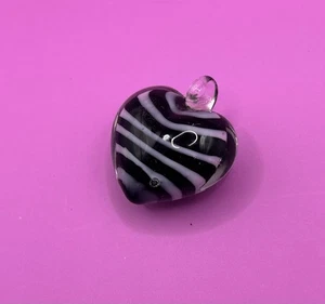 VTG Murano BLACK AND WHITE puffy glass heart pendant - Picture 1 of 4