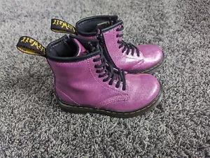 NEU MÄDCHEN/Kleinkind Doc Martens Dr. Martens 1460 Stiefel - rosa Glitzer - Größe 10 - Bild 1 von 9
